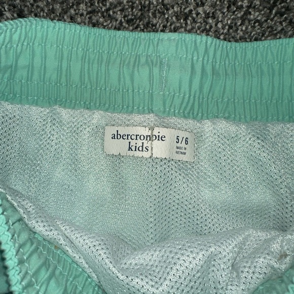 Abercrombie kids swim trunks - Picture 2 of 3